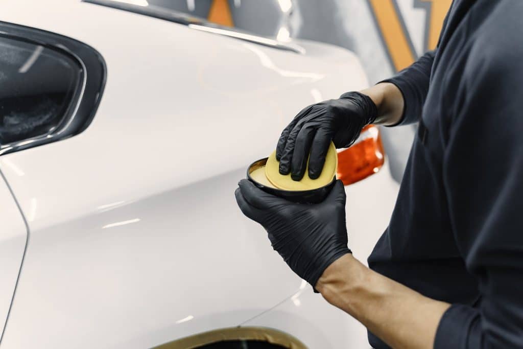 cire carnauba pour faire briller voiture