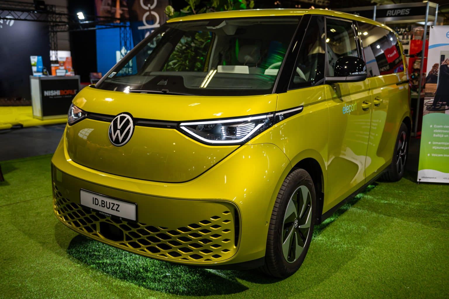 Le Combi Volkswagen fait un retour fracassant en version électrique : L'ID Buzz va vous électriser !