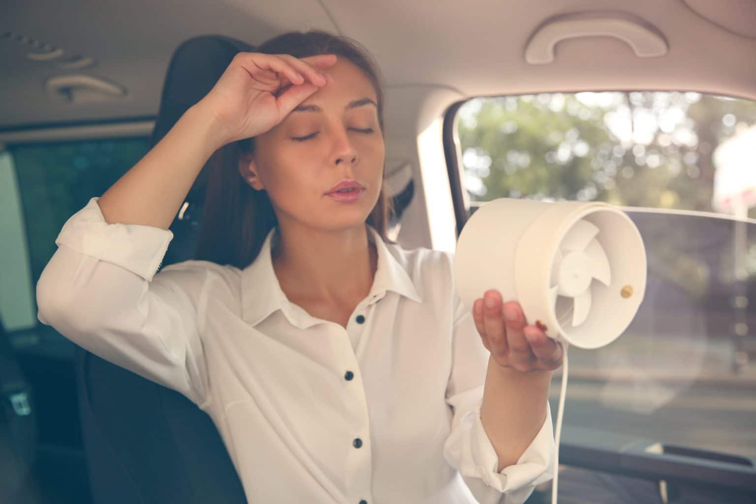 Les 10 objets à ne JAMAIS laisser dans votre voiture pendant une canicule!