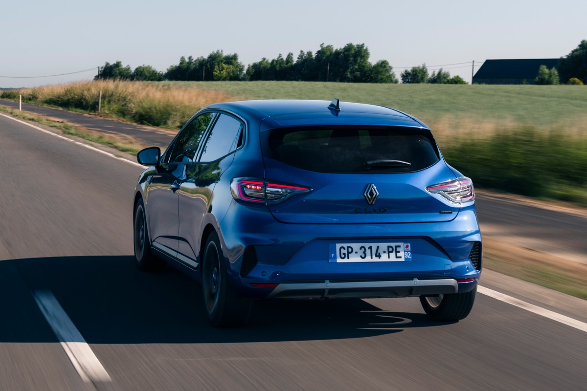 Caractéristiques Nouvelle Renault Clio E-Tech Full Hybrid (2023)
