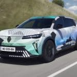 Renault va dévoiler le nouveau Scénic électrique (2024), qui se transformera en SUV pour l'occasion