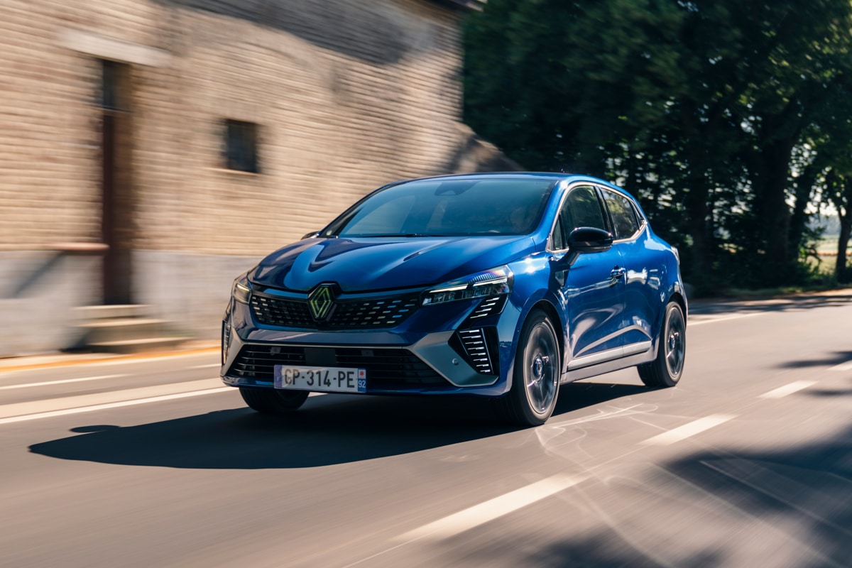 Alerte Renault Plus de 150 000 véhicules E-Tech hybrides risquent une immobilisation